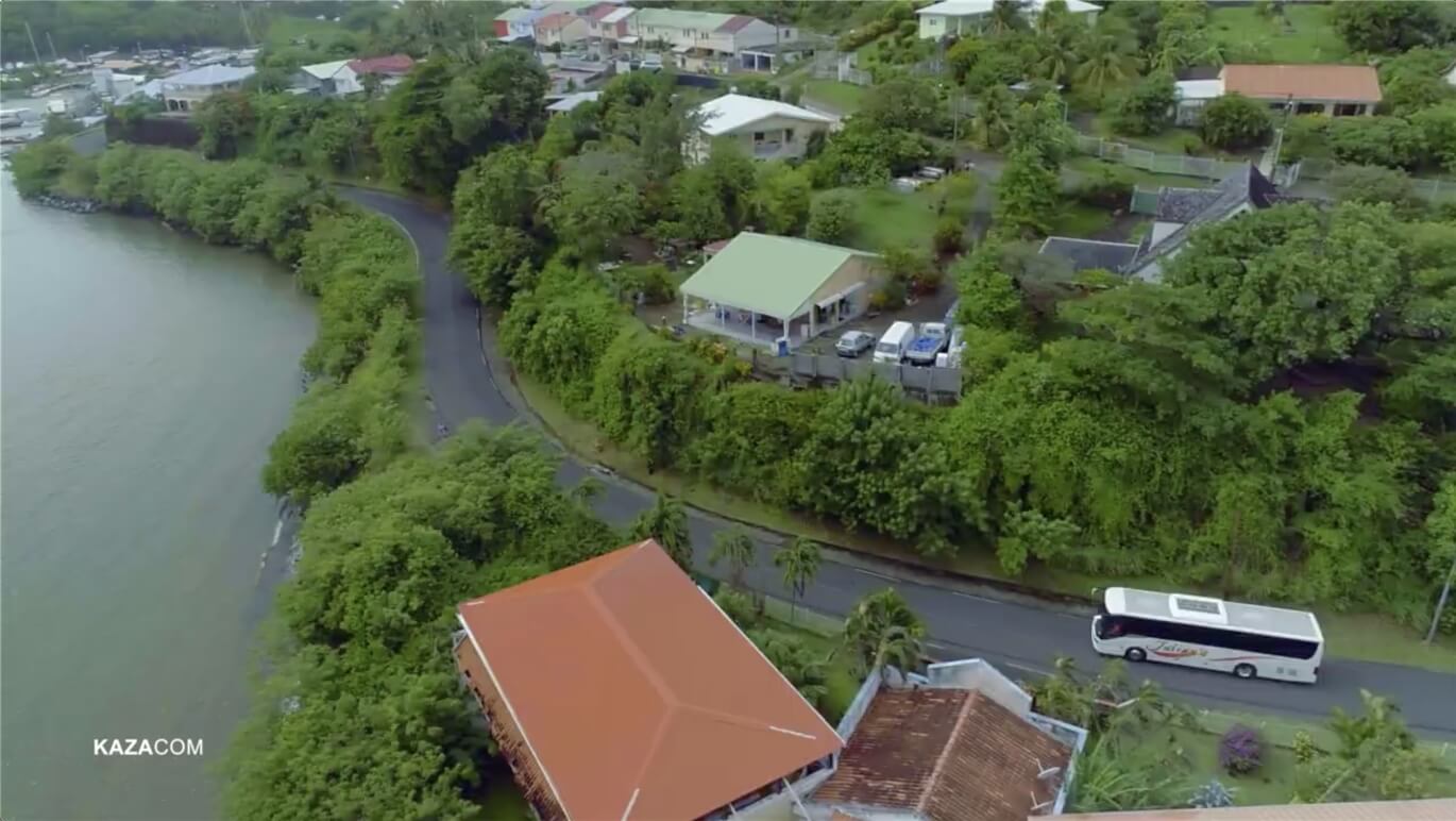 Découvrez la Martinique autrement dans une ambiance fun et festive ou le Farniente rythmera votre journée sur l’arc en ciel.